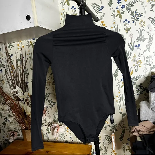 Skims Essential Mock neck Long Sleeve Bodysuit Onyx‎ Nwt Size XS XXS black - Image 5