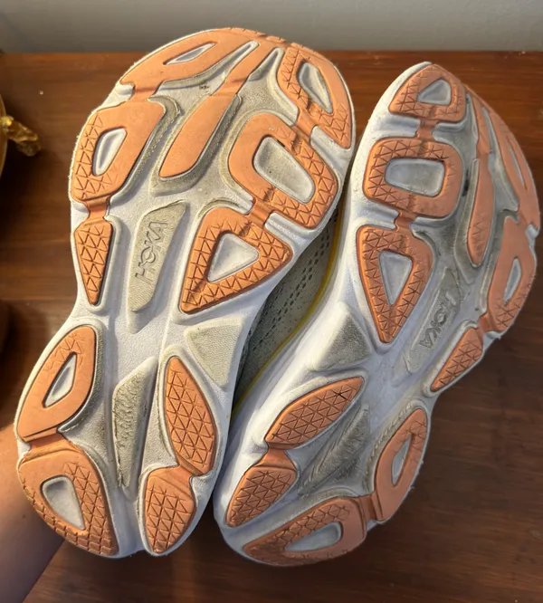 Hoka Bondi 8 - Summer Song/Country Air - Image 4