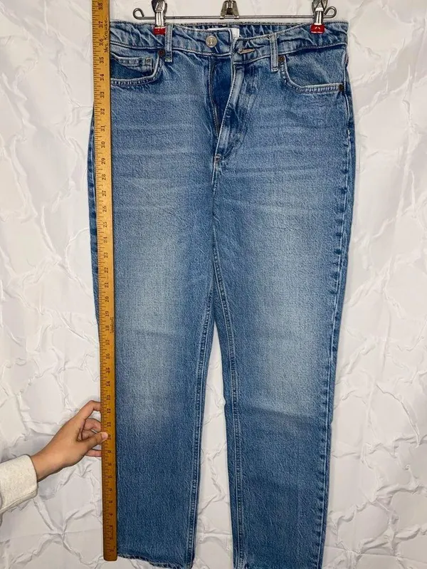 Zara High Waisted Straight Leg Classic Blue Denim Jeans Size 10 Light Wash - Image 2