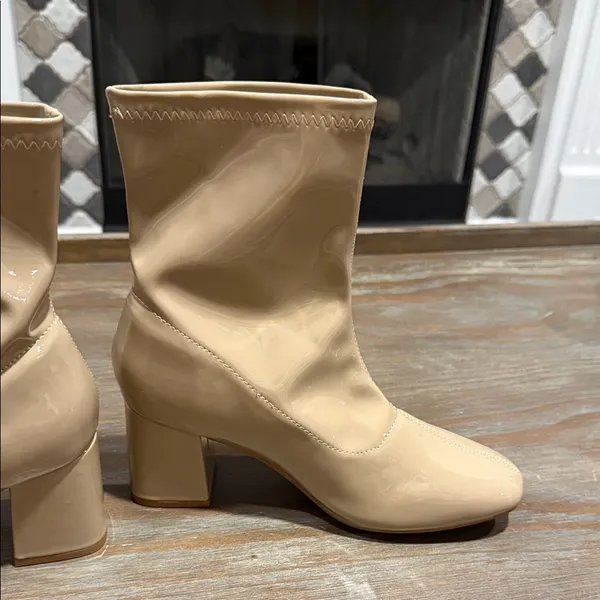 Journee Collection Reice Square Toe Block Heel Bootie Tan Size‎ 6.5 NWOB - Image 5