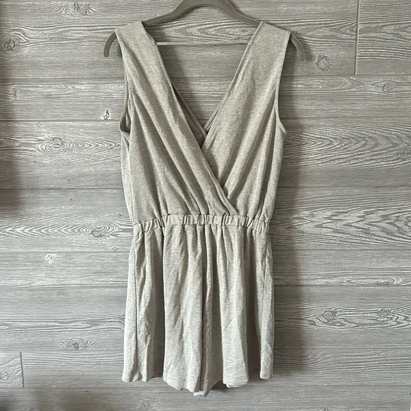 HEYSON Women's Grey Wrap V Neck Drawstring Waist Romper‎ Size S - Image 2