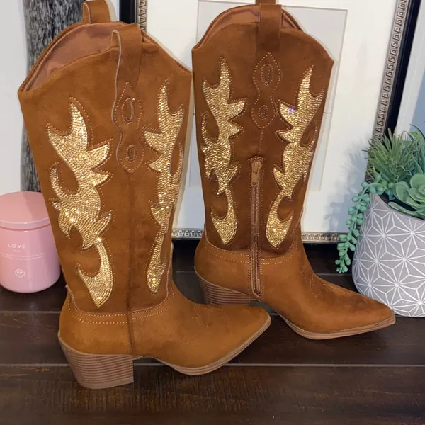 NWT!! Material Girl Brown Cowgirl Boots with Gold Accents Size 6.5 - Image 3