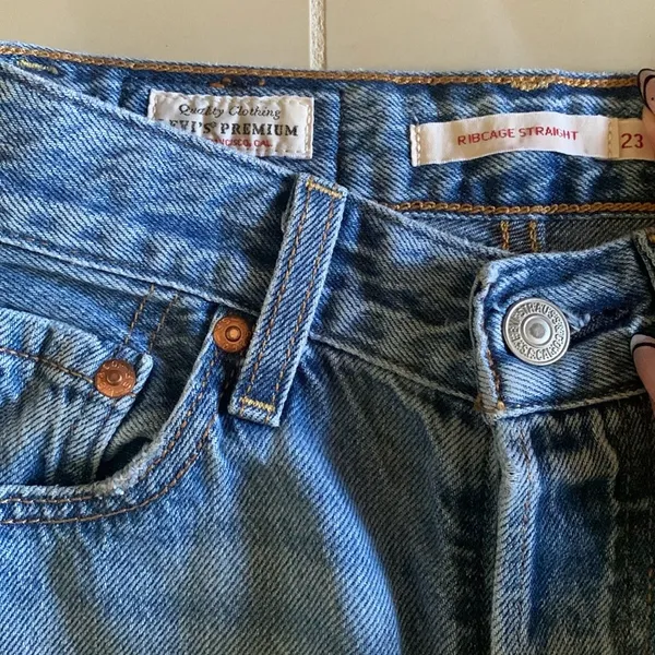 Levis Ribcage Straight Ankle Jeans - Image 6