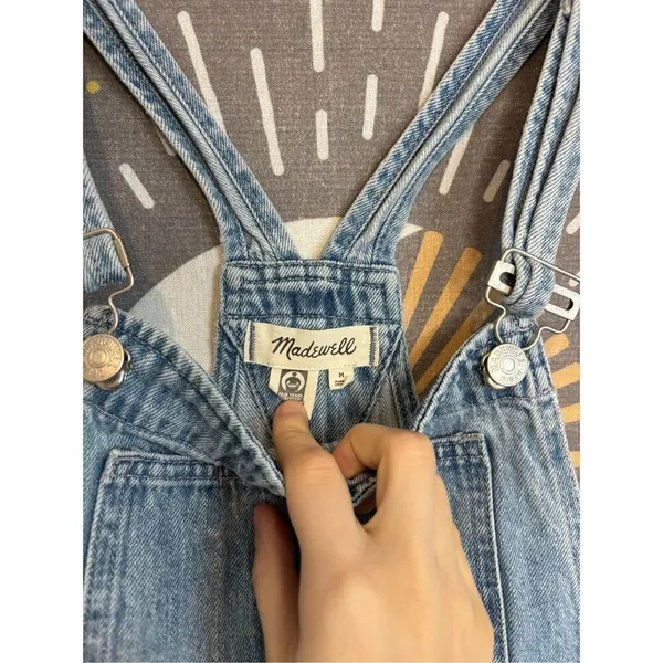 Madewell Adirondack Short Overalls in Phillips Wash - Image 6