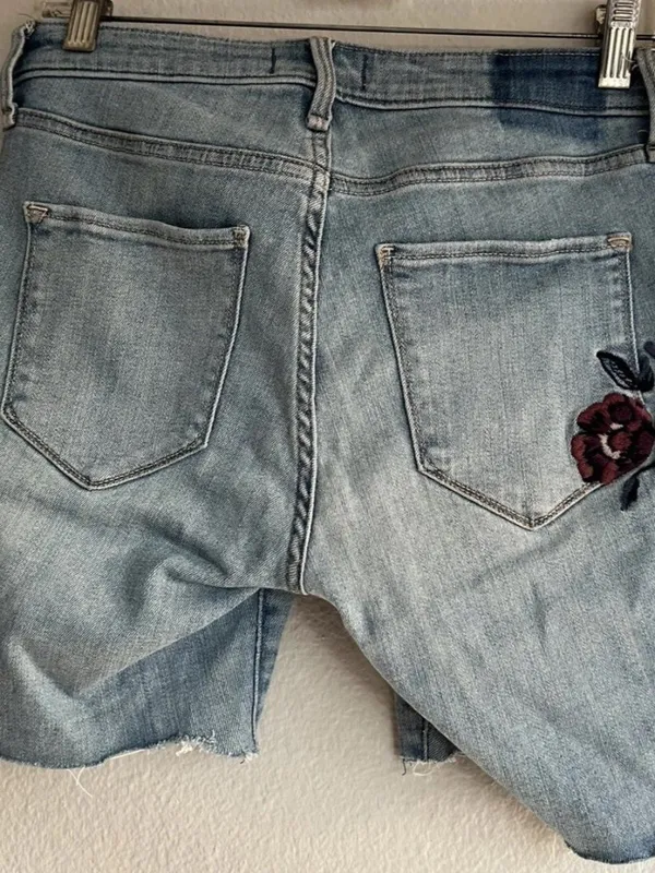 Abercrombie & Fitch Harper Low-Rise Floral Embroidered Jean Shorts Size 27 - Image 5