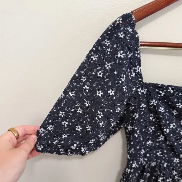Anthropologie Maeve Navy Lillianne Floral Puff Sleeve‎ Eyelet Mini Dress Size 4 - Image 6