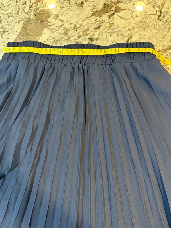 Urban Coco Navy Pleated Midi Skirt Large - Image 5