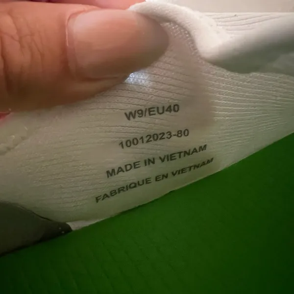 OOFOS OOmg Sport Low recovery slip-on shoes in white US9 / 40 - Image 7