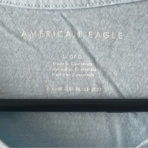 American Eagle Light Blue Budweiser Cropped T Shirt Size Large - Image 4