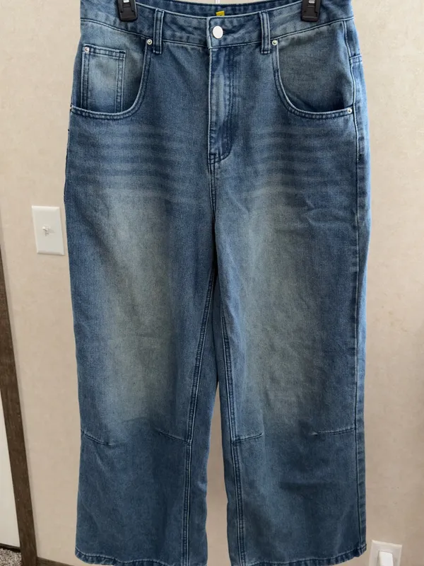 High-Rise Wide-Leg Women's Jeans in Faded Blue - Image 3