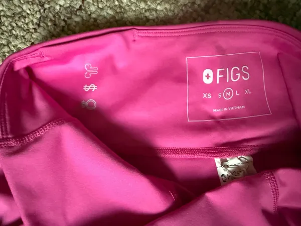 Figs Women's Bright Pink Biker Shorts medium - Image 3