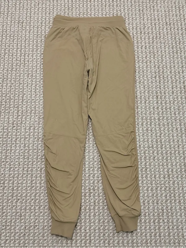 Lululemon Beyond the Studio 7/8 Joggers size 6 tan - Image 10