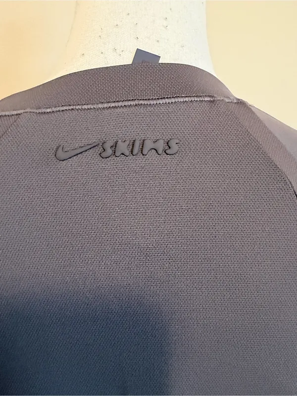 NWT Nike x Skims airy oversized boyfriend t-shirt in raven size xs - Image 4