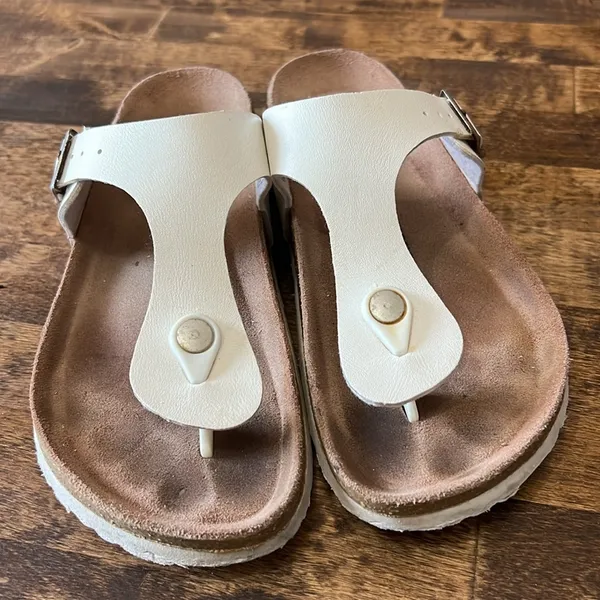 CUSHIONAIRE Leah Leather Thong Sandals Size 7 Granola - Image 6