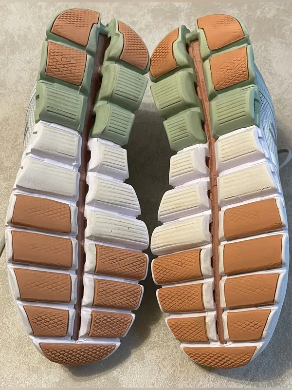 On Running Women's mint and terracotta tones Green Size 9.5 - Image 14