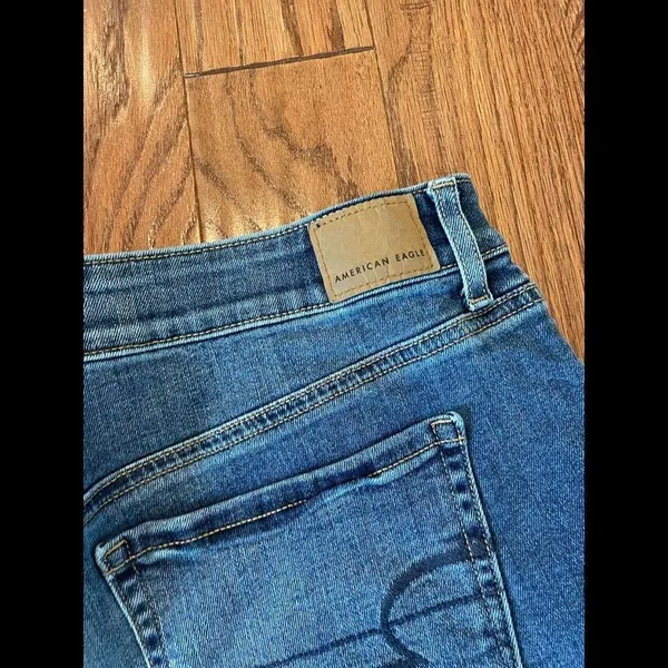 American eagle Tom girl midi distressed hem shorts size 8 - Image 7