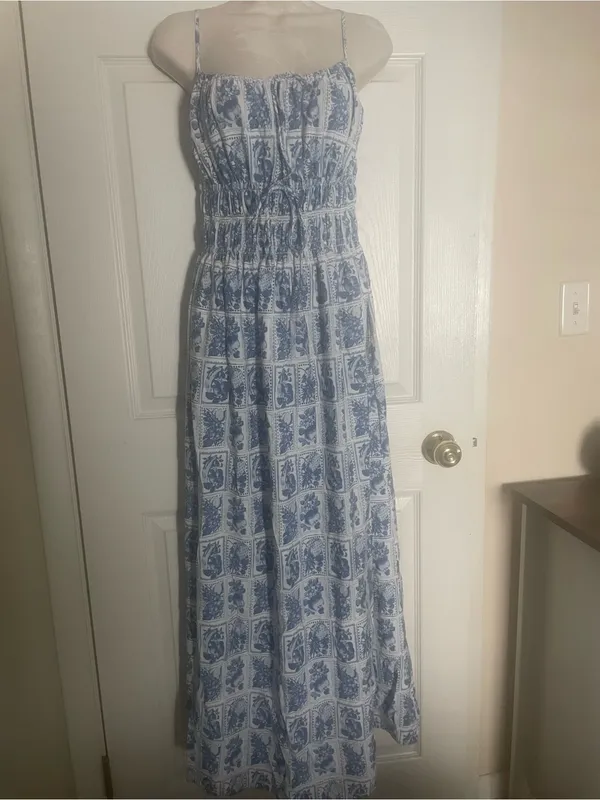 Abercrombie‎ & Fitch Blue and White Floral Smocked Maxi Dress Size ST - Image 2