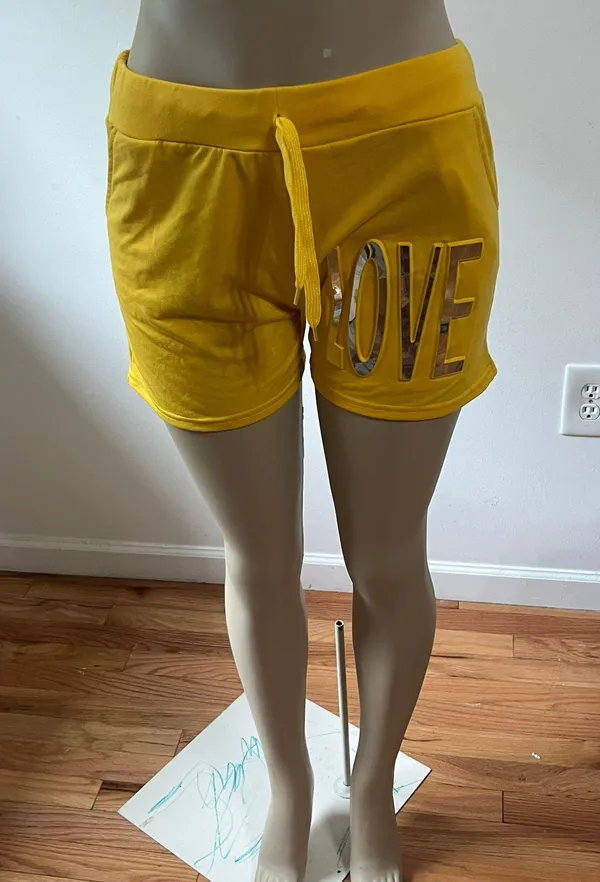 Women Short Yellow Size M - Image 3