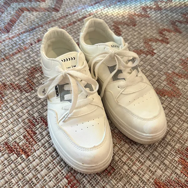 Women's White Gray Platform Chunky Athletic Fashion‎ Sneaker Shoes, Size 7 - Image 3