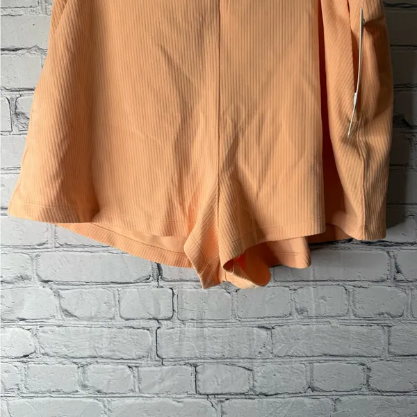NWT Lululemon ribbed soft stream high rise shorts 2” size 14 peach Bellini - Image 2