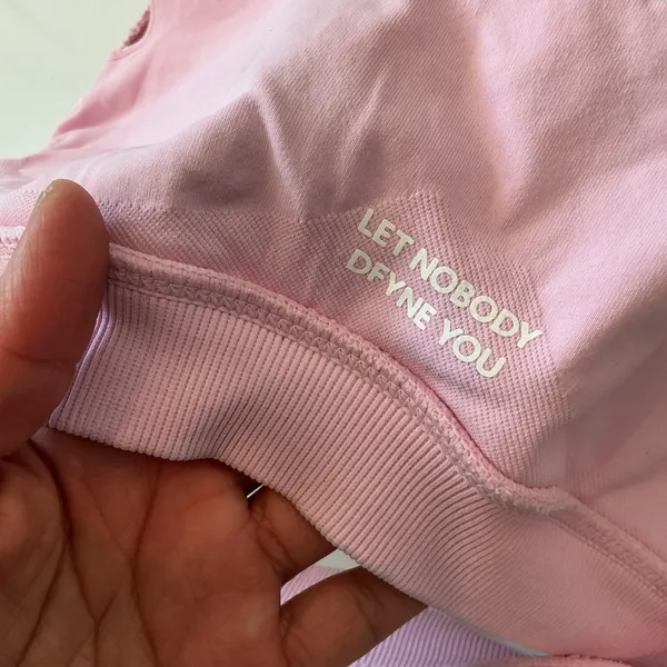DFYNE Halter Neck Sports Bra Pink Seamless Ribbed Band Small Workout Gym Top - Image 4