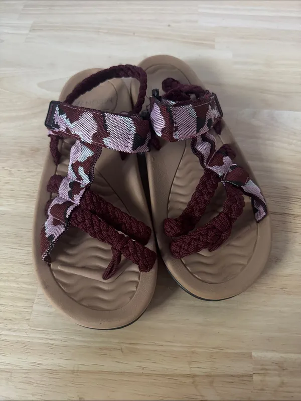 MEGNYA Braided Strap Sandals in Burgundy and Light Pink EUC - Image 2