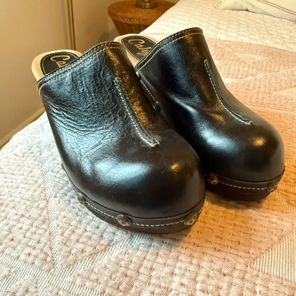 Black Leather Clogs Size 8 - Image 2
