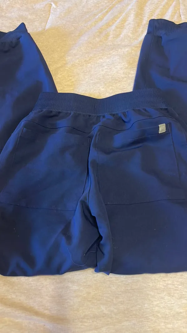 Fabletics tablets navy scrub joggers - Image 2