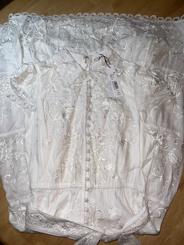 Alice + Olivia Size 4 Vannessa Belted Midi Shirtdress Retails $595 - Image 17