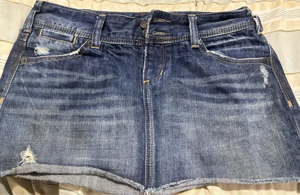 X2 Y2K Denim Micro Mini Skirt – Size 2 – Back Zipper Pockets – Frayed Hem - Image 4