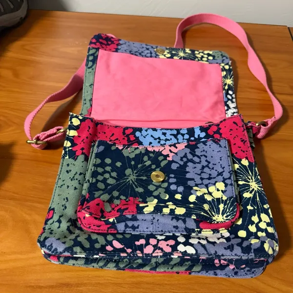 Boden Vibrant Floral Crossbody Bag - Red and‎ Blue - Image 3
