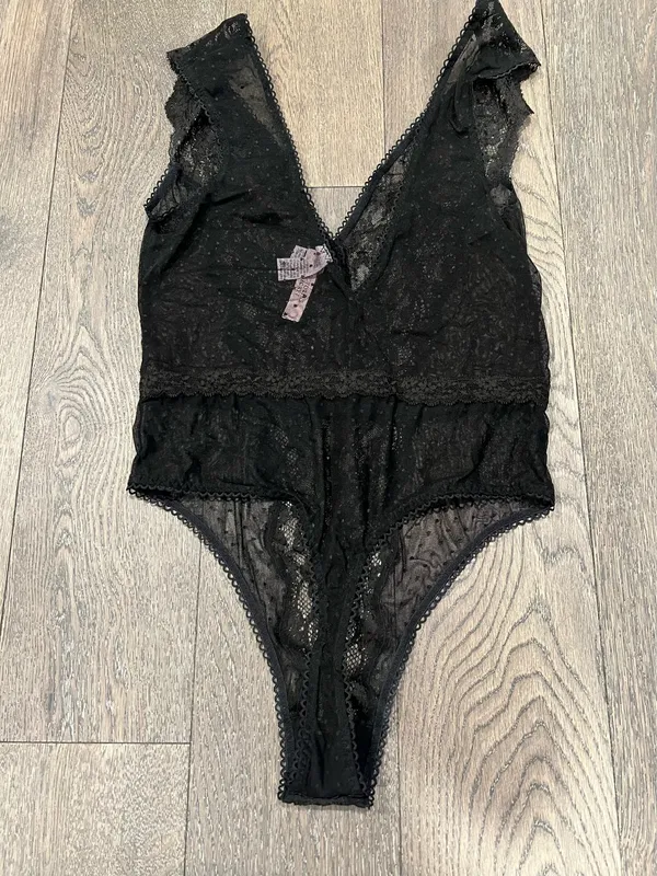 Victoria’s Secret M Black Lace lingerie bodysuit - Image 4