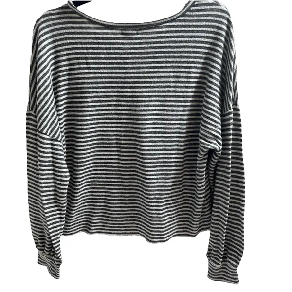Gimmicks by BKE Long Sleeve Striped Shirt Womens M Gray Stripes Sweater T-Shirt - Image 2