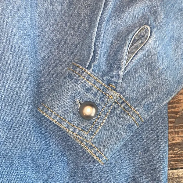 Vintage Western Style Embroidered Denim Button-Up Shirt - Image 6