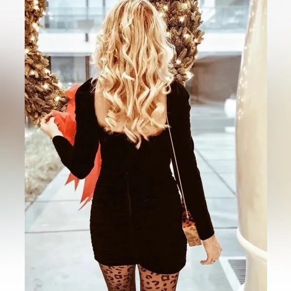 NWT Zara Long Sleeve‎ Lace Up Velvet Mini Dress in Black Size Large - Image 4