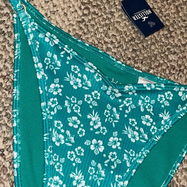 NWT Hollister Bikini Bottoms - Image 3