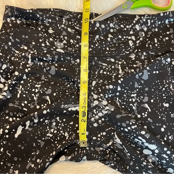 Reebok Speedwick Splatter Print Leggings Women’s SZ Large Black Gray 26” inseam - Image 11