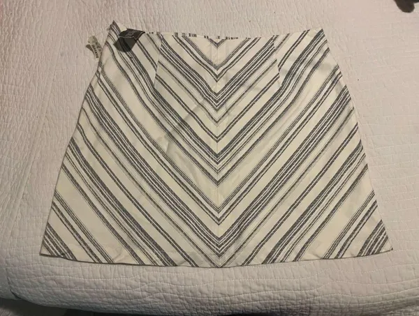 Aeropostale Above the Knee Skirt - Image 3