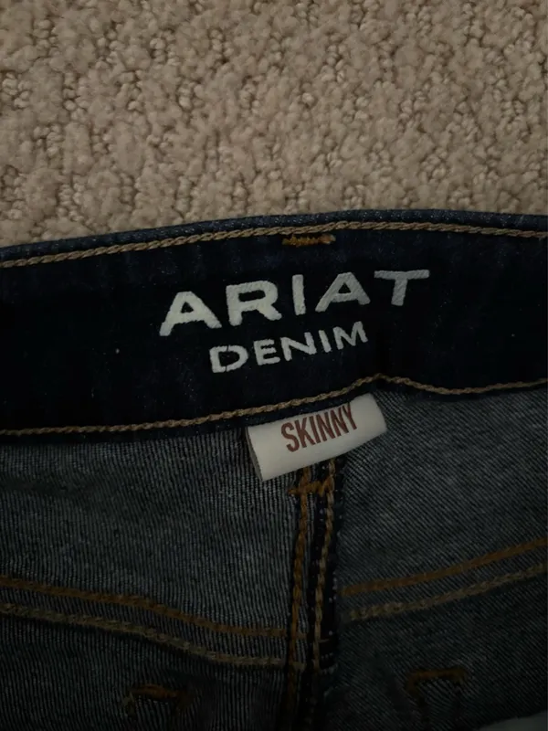 Dark Wash Ariat Jeans - Image 4