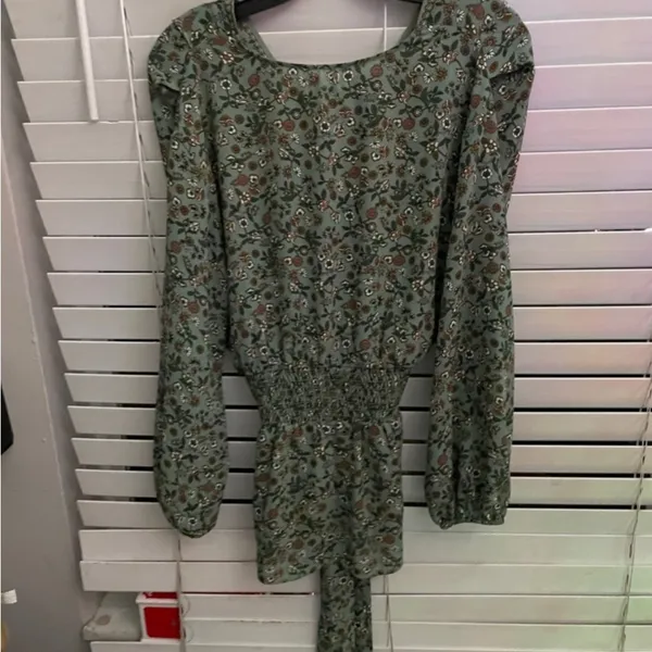 NWT Max Studio Blouse Medium - Image 9