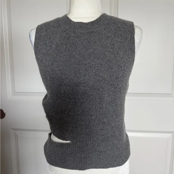 ZARA Gray Women's Sweater Vest - Image 3
