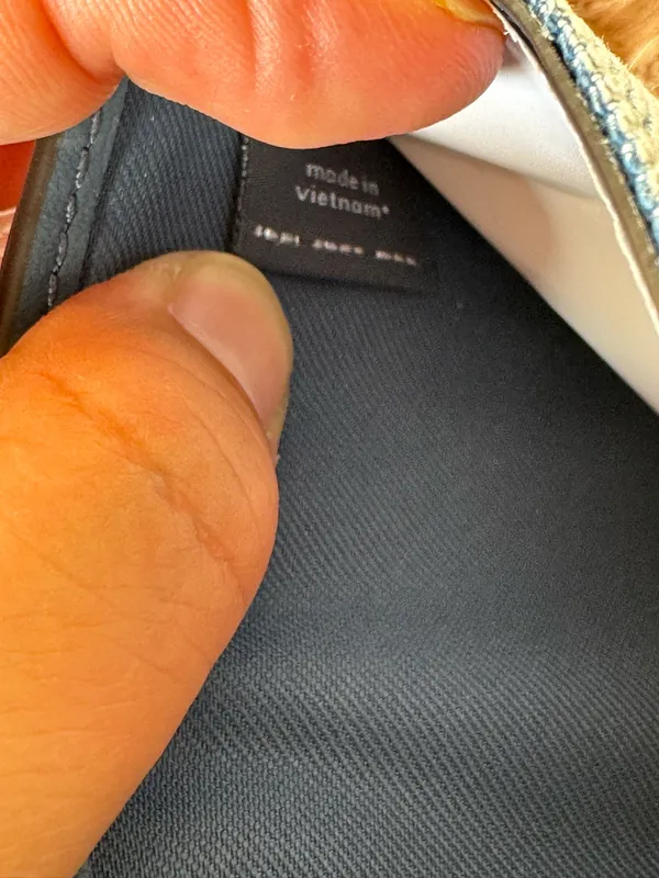 NWT Coach Snap Wallet In Loved Denim With Charm CEC35 denim/Gold/Light Indigo - Image 5