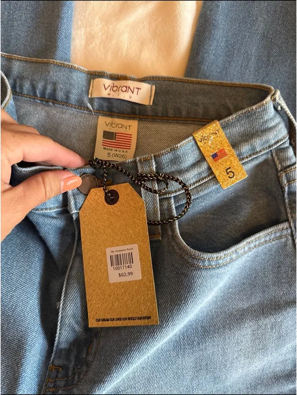 Vibrant Wide-Leg Jeans - Image 4