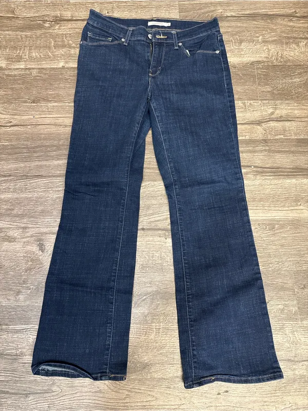 Levi’s Classic Bootcut Dark Wash Jeans Size 6 | Flattering Fit - Image 3