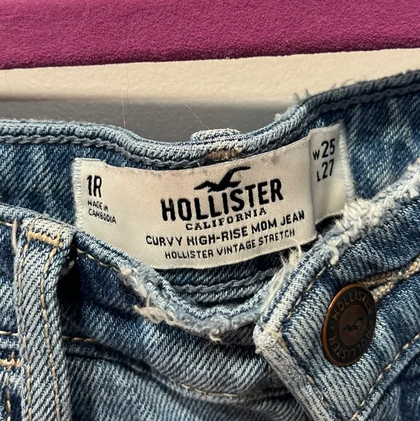 Curvy High Rise Mom Jeans - Image 4
