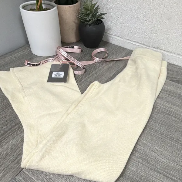 HOUSE OF CB Nereida Cream Knit High Rise Flared Pull-On Dress Pants XS - Image 3