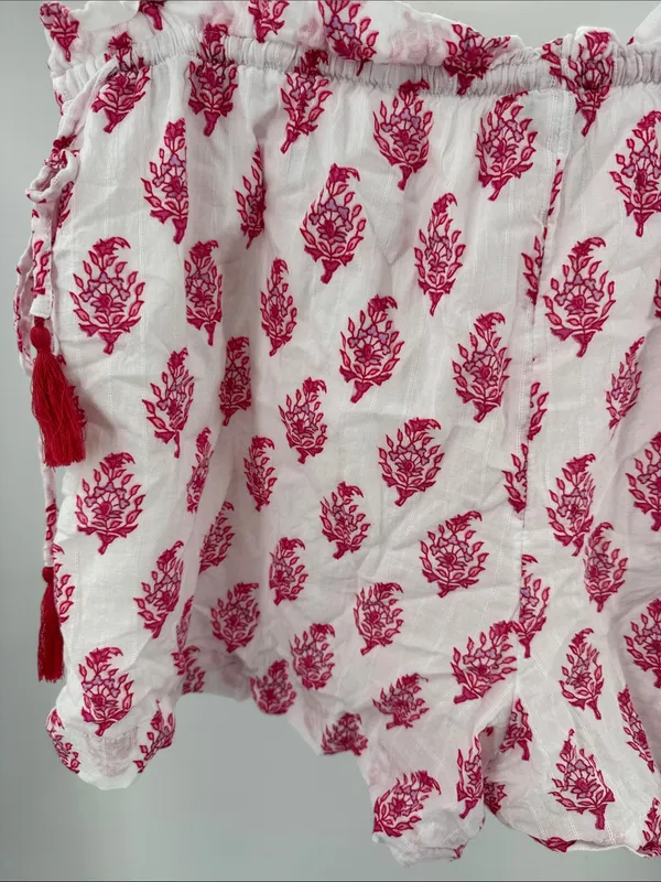 Roller Rabbit x Target side tie beach pull on White Fuchsia Floral Print shorts - Image 3