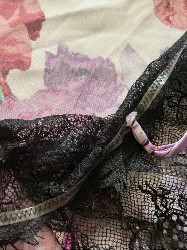 Victoria’s Secret camisole top satin floral lace trim and open back size large - Image 10