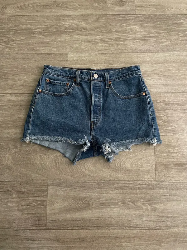 Levi’s 501 high-rise distressed hem denim shorts - 30 - Image 2