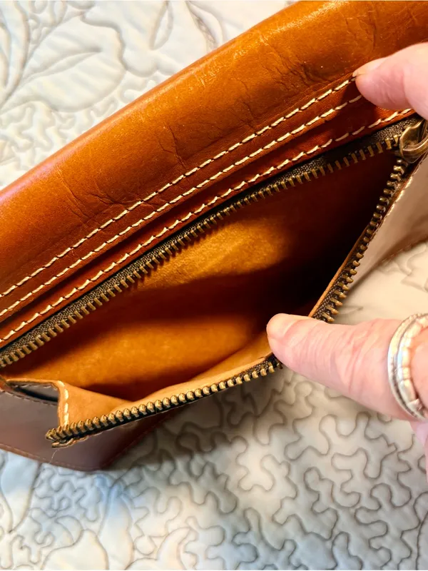 💥Patricia Nash Tooled Leather Tech Portfolio Envelope Clutch Brown💛 - Image 5